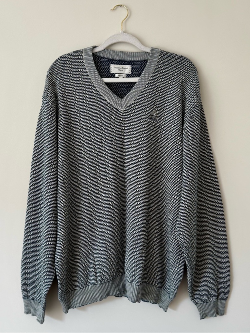 Vintage Izod Intl Tour Blue V Neck Sweater w/ Congressional Golf Embroidery – XL